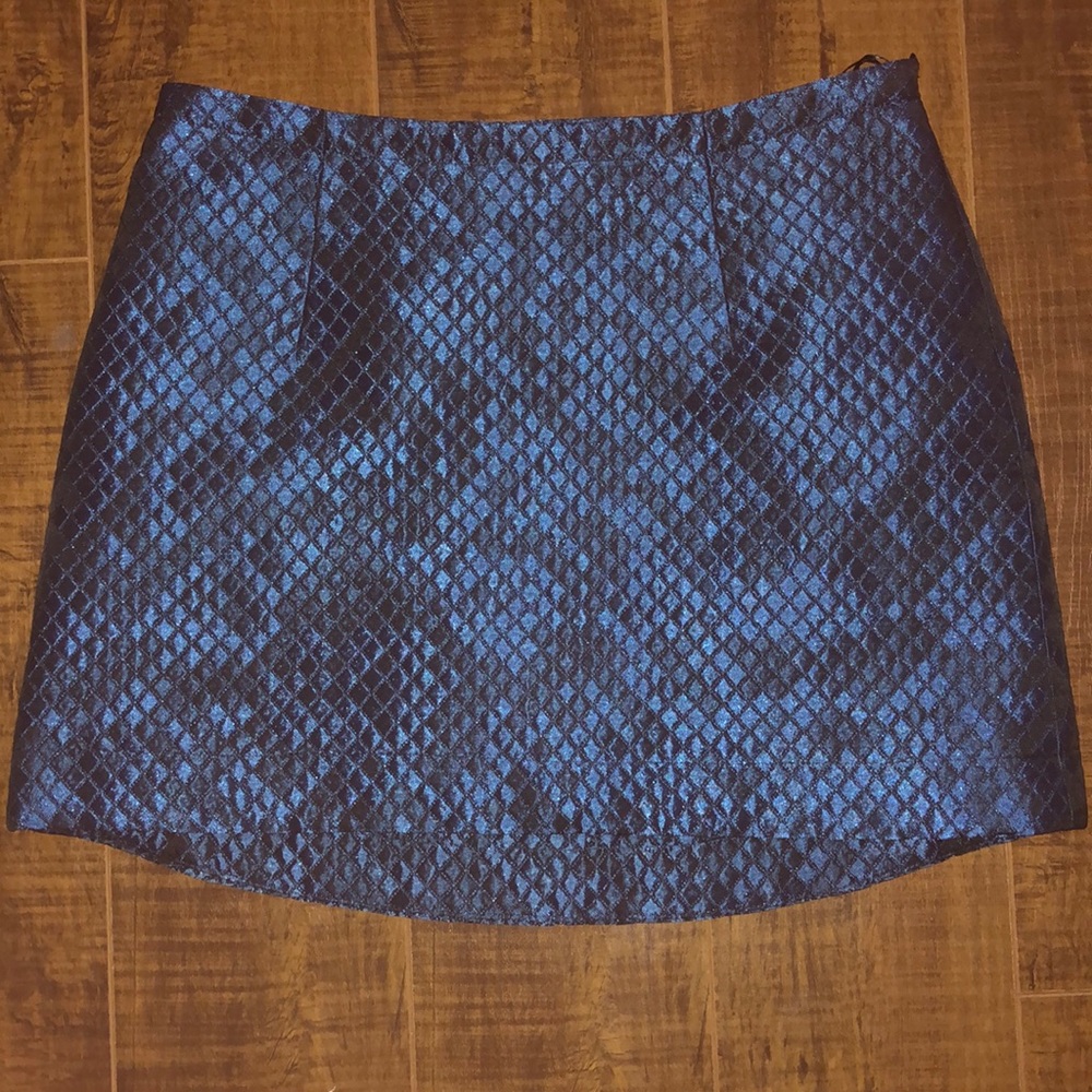 Navy textured quilted skirt